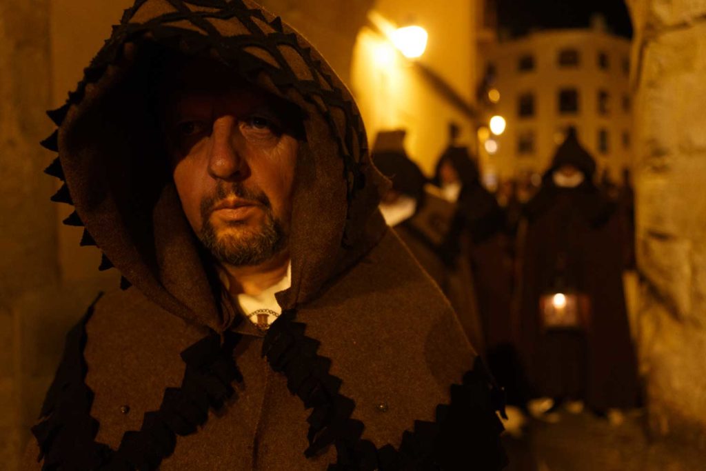 Capas Pardas - Junta Pro Semana Santa de Zamora