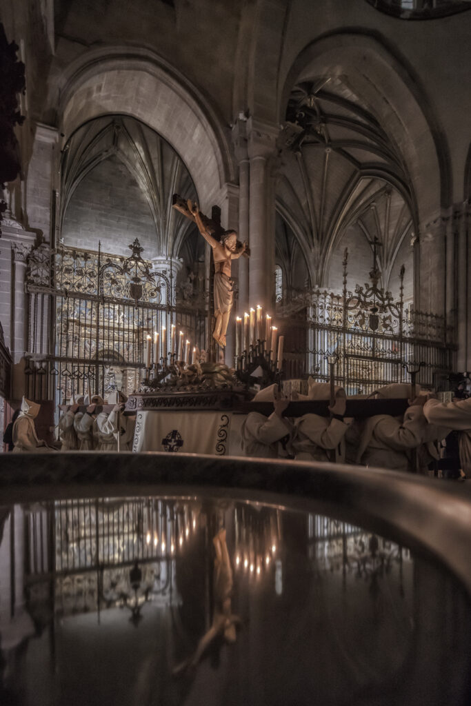 PRIMER PREMIO-DOLOR EN LA CATEDRAL-VICTOR OLIVENCIA CASTRO