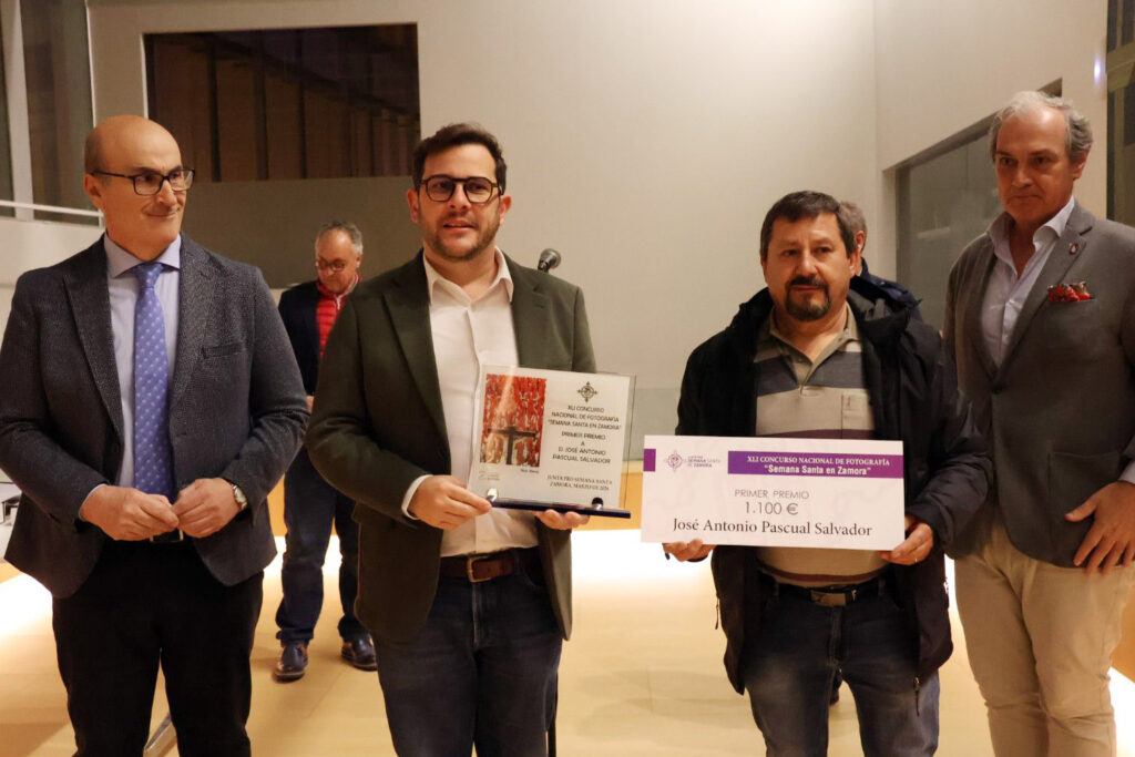 CONCURSO NACIONAL DE FOTOGRAFÍA. Juramento del Silencio realizada por José Antonio Pascual Salvador.